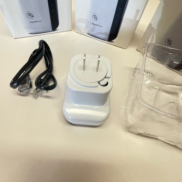 🌹SOLD🌹300Mbps Wireless WiFi Repeater/Extender/AP/WI-FI Signal Range Amplifier - Picture 5 of 14